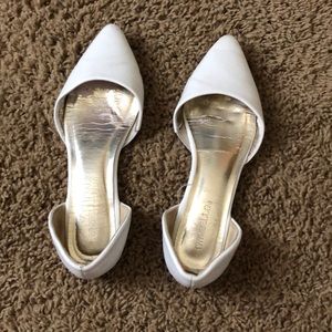 White flats with pointed toe